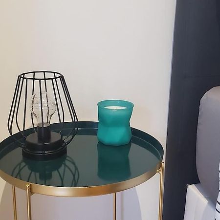 Tulsa Home - Superbe Appartement De Deux Chambres - Avec Terrasse Privee Osny المظهر الخارجي الصورة